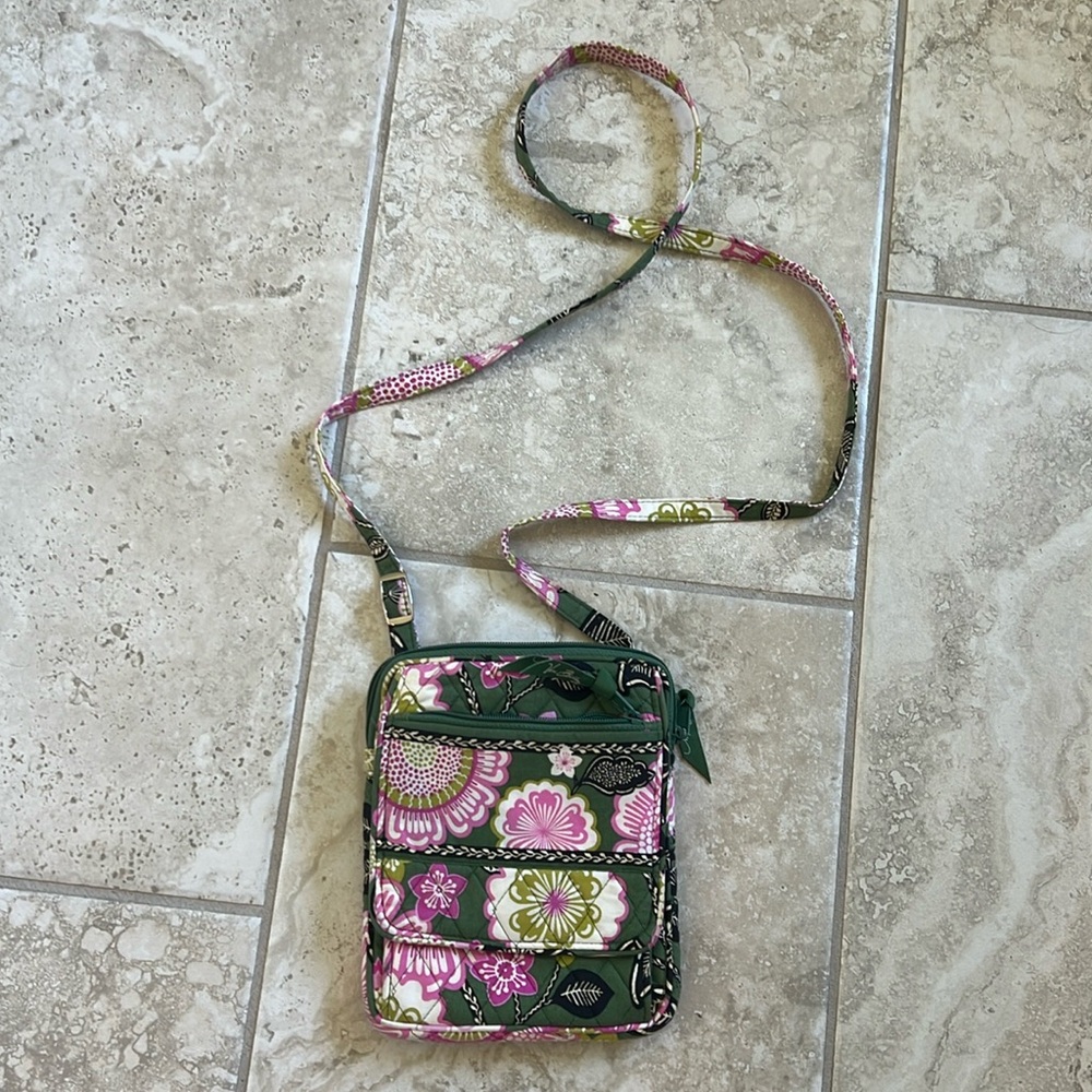 Vera Bradley cross body - great for concerts